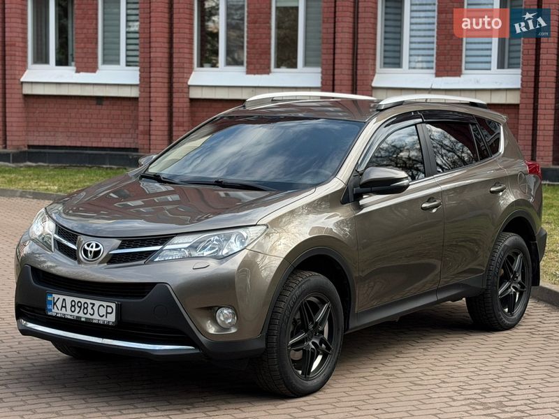 Позашляховик / Кросовер Toyota RAV4 2013 в Чернігові