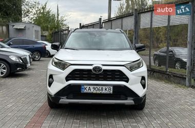 Позашляховик / Кросовер Toyota RAV4 2019 в Івано-Франківську