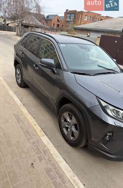 Внедорожник / Кроссовер Toyota RAV4 2023 в Гостомеле