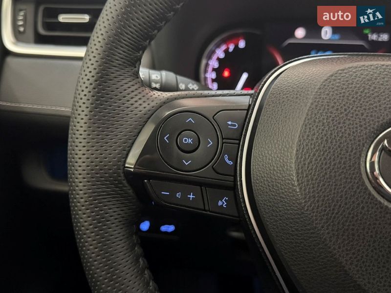 Внедорожник / Кроссовер Toyota RAV4 2019 в Ужгороде