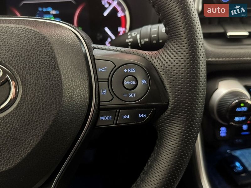 Внедорожник / Кроссовер Toyota RAV4 2019 в Ужгороде