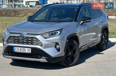 Внедорожник / Кроссовер Toyota RAV4 2020 в Киеве