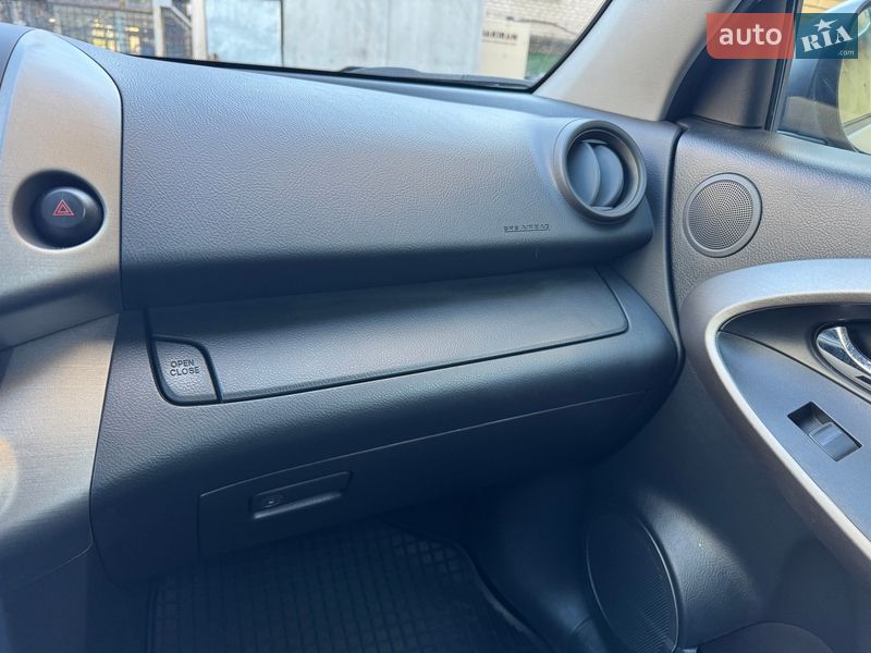 Позашляховик / Кросовер Toyota RAV4 2010 в Дніпрі