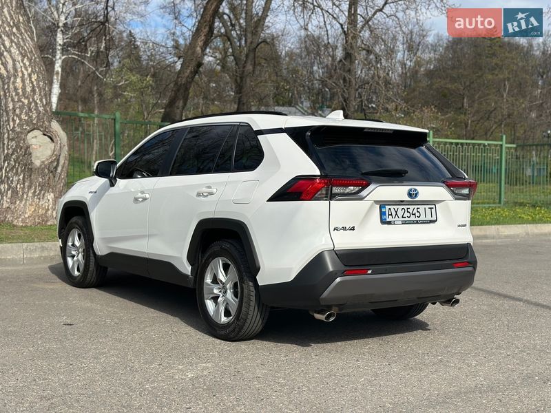 Внедорожник / Кроссовер Toyota RAV4 2020 в Харькове