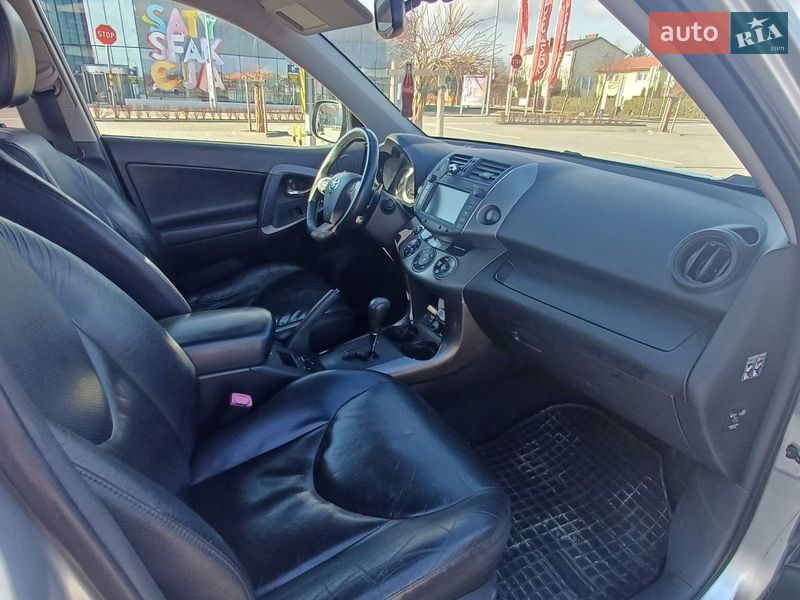 Позашляховик / Кросовер Toyota RAV4 2010 в Рожнятові