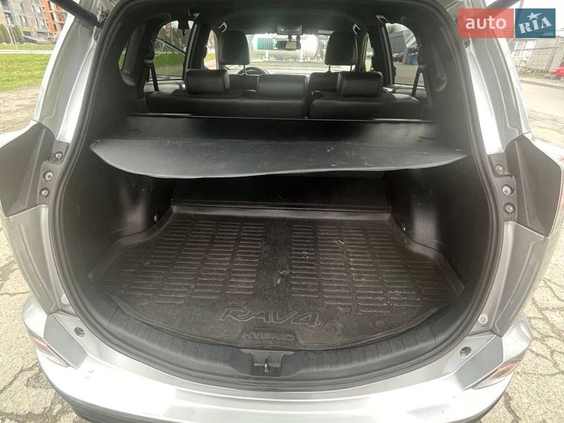 Позашляховик / Кросовер Toyota RAV4 2018 в Львові