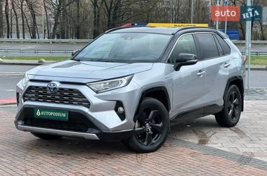 Позашляховик / Кросовер Toyota RAV4 2020 в Києві