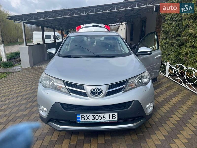Позашляховик / Кросовер Toyota RAV4 2014 в Дунаївцях