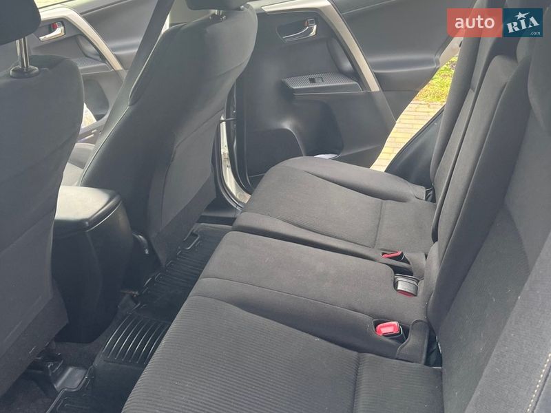 Позашляховик / Кросовер Toyota RAV4 2014 в Дунаївцях