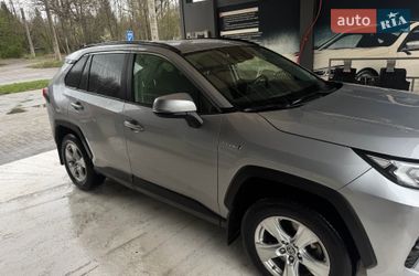 Позашляховик / Кросовер Toyota RAV4 2020 в Львові