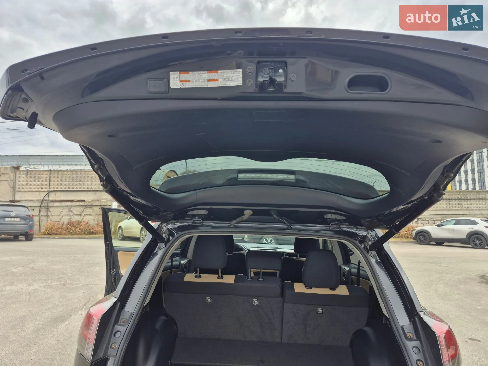 2015 Toyota RAV 4 - мініатюра 16