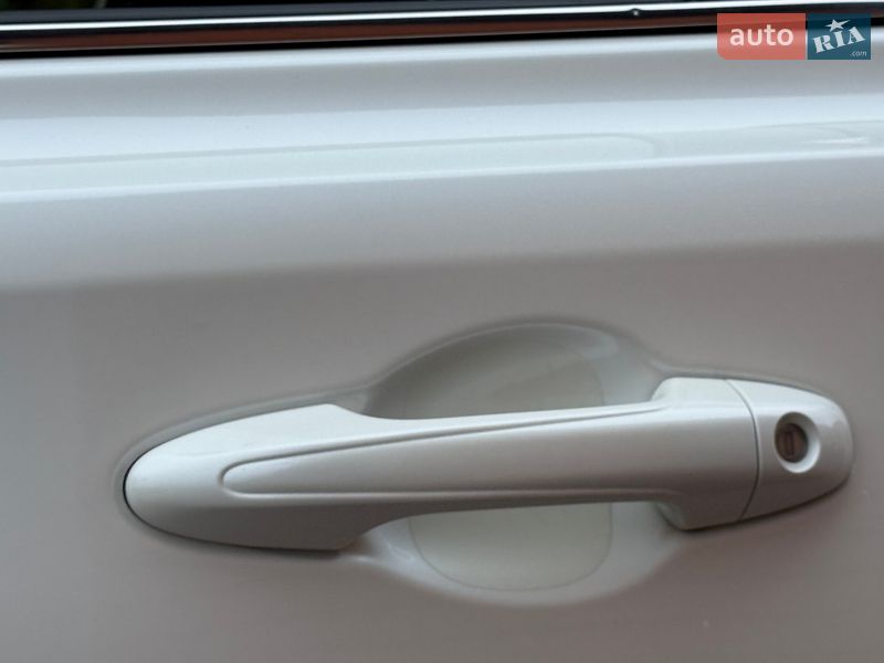 Внедорожник / Кроссовер Toyota RAV4 2017 в Виннице