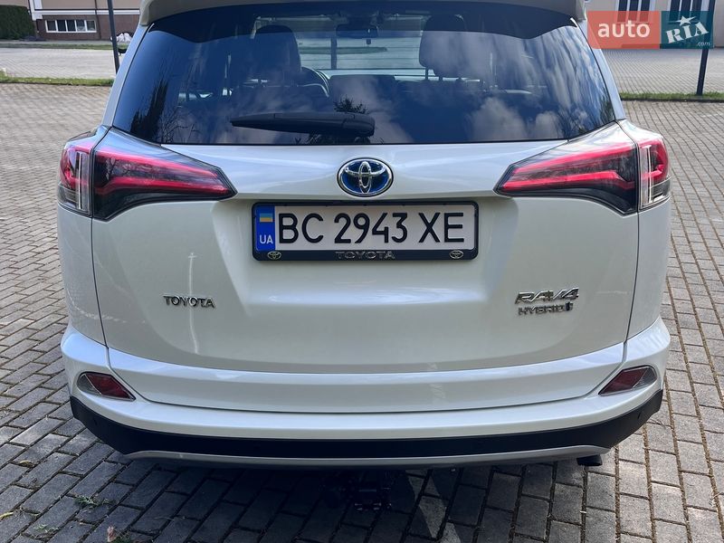 Внедорожник / Кроссовер Toyota RAV4 2018 в Львове