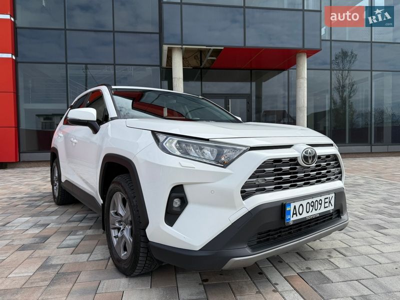 Внедорожник / Кроссовер Toyota RAV4 2022 в Тячеве фото 3 Внедорожник / Кроссовер Toyota RAV4 2022 в Тячеве