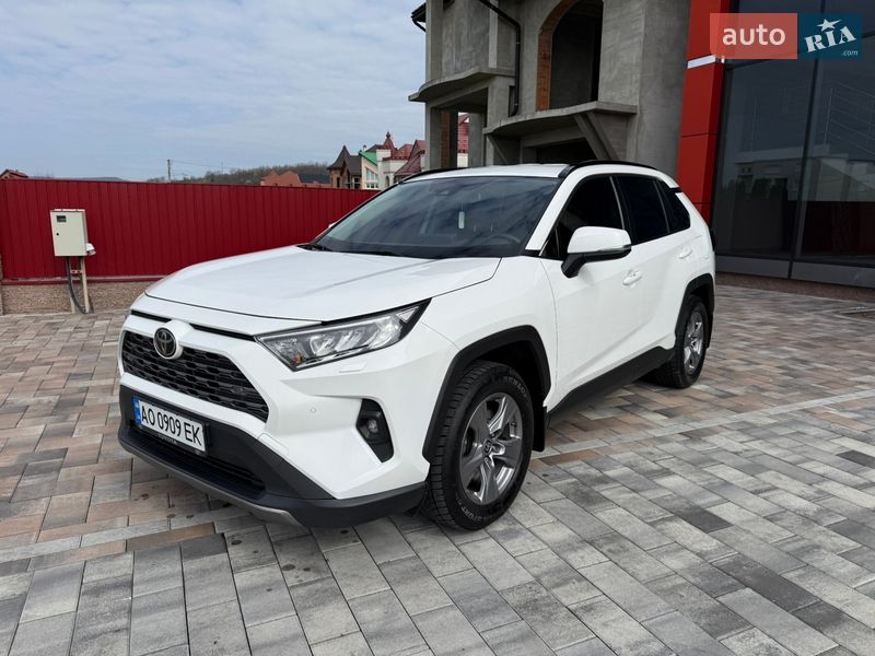 Внедорожник / Кроссовер Toyota RAV4 2022 в Тячеве фото 10 Внедорожник / Кроссовер Toyota RAV4 2022 в Тячеве