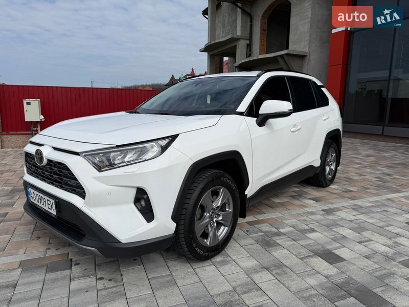 Внедорожник / Кроссовер Toyota RAV4 2022 в Тячеве фото 12 Внедорожник / Кроссовер Toyota RAV4 2022 в Тячеве