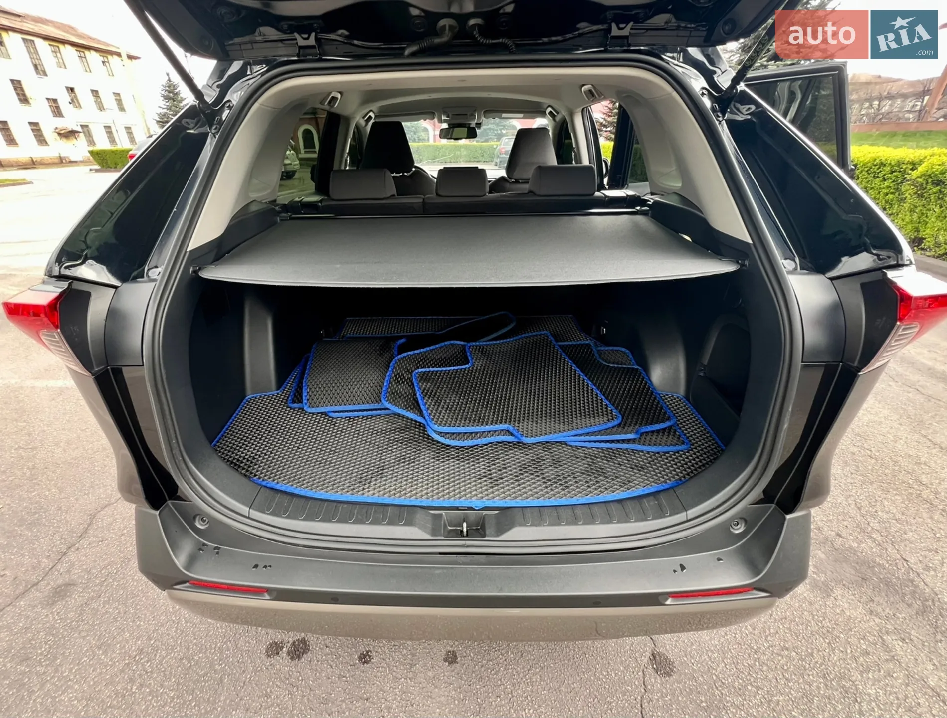 2022 Toyota RAV 4 - мініатюра 10