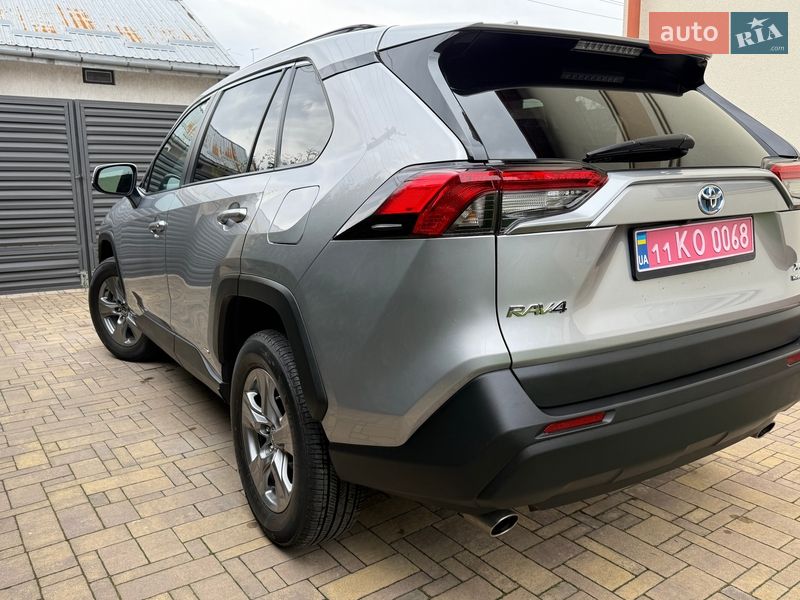 Позашляховик / Кросовер Toyota RAV4 2023 в Львові