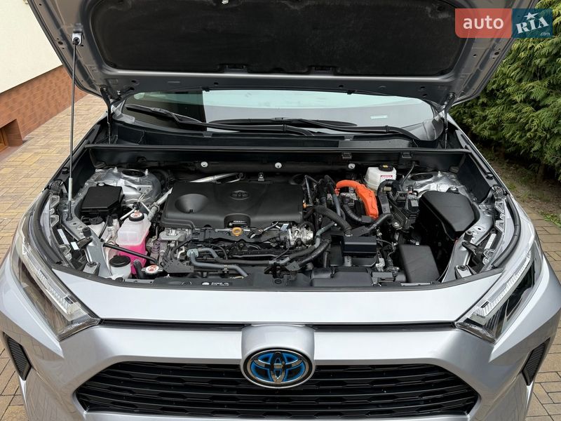 Позашляховик / Кросовер Toyota RAV4 2023 в Львові