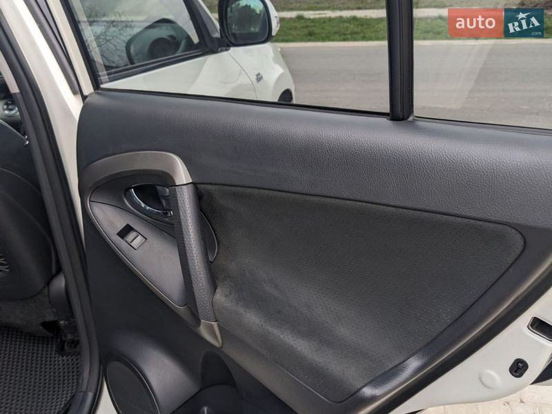 Внедорожник / Кроссовер Toyota RAV4 2010 в Владимире фото 27 Внедорожник / Кроссовер Toyota RAV4 2010 в Владимире