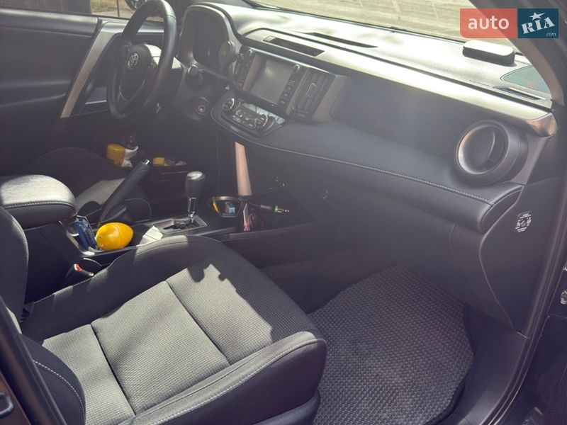 Внедорожник / Кроссовер Toyota RAV4 2017 в Киеве фото 9 Внедорожник / Кроссовер Toyota RAV4 2017 в Киеве