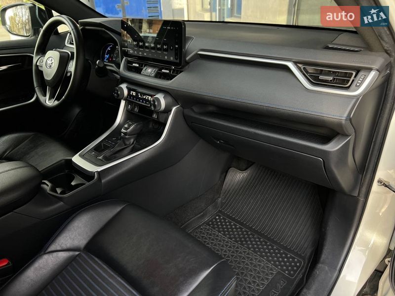 Внедорожник / Кроссовер Toyota RAV4 2018 в Одессе