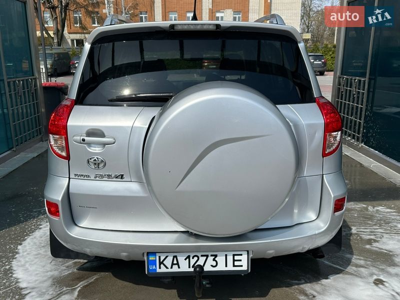Внедорожник / Кроссовер Toyota RAV4 2007 в Черкассах