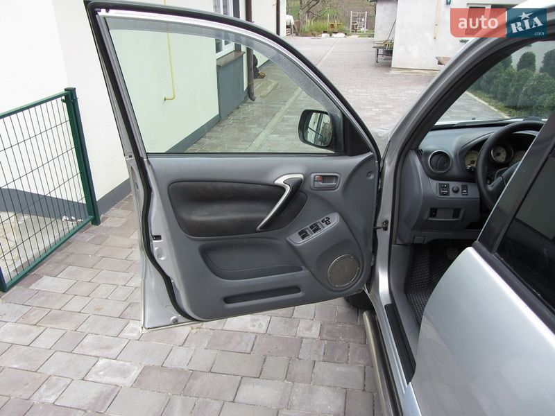 Позашляховик / Кросовер Toyota RAV4 2002 в Хмельницькому