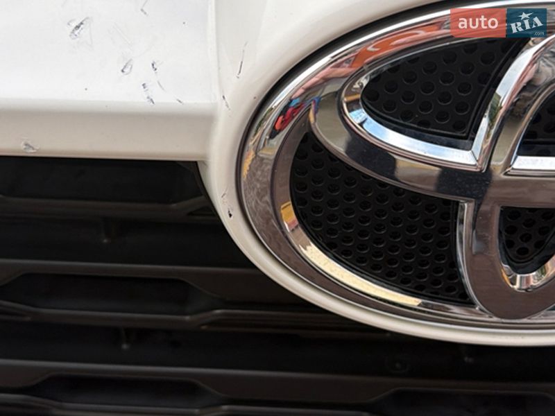 Позашляховик / Кросовер Toyota RAV4 2019 в Чорноморську