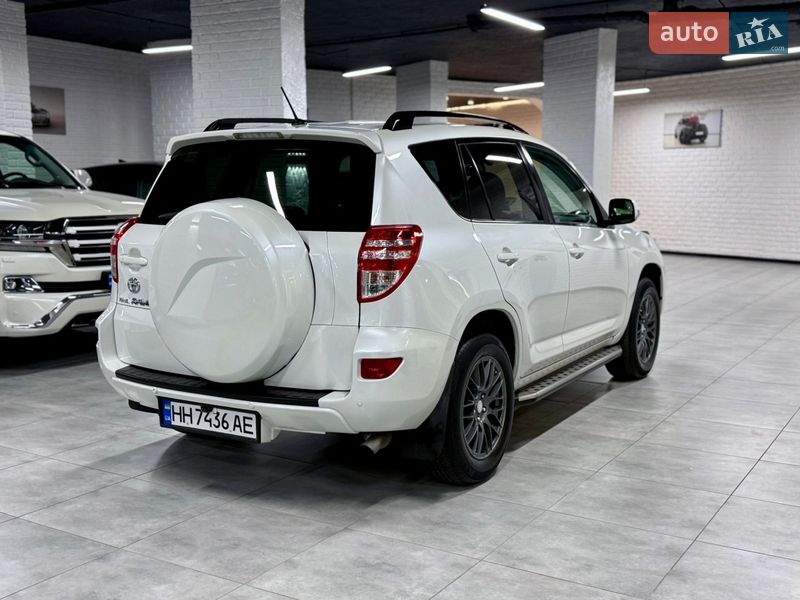 Позашляховик / Кросовер Toyota RAV4 2011 в Одесі