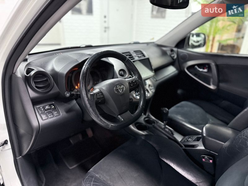 Позашляховик / Кросовер Toyota RAV4 2011 в Одесі