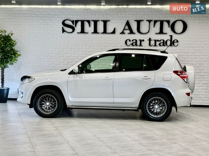 Позашляховик / Кросовер Toyota RAV4 2011 в Одесі