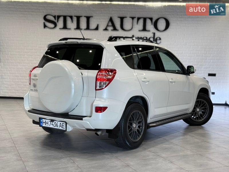 Позашляховик / Кросовер Toyota RAV4 2011 в Одесі