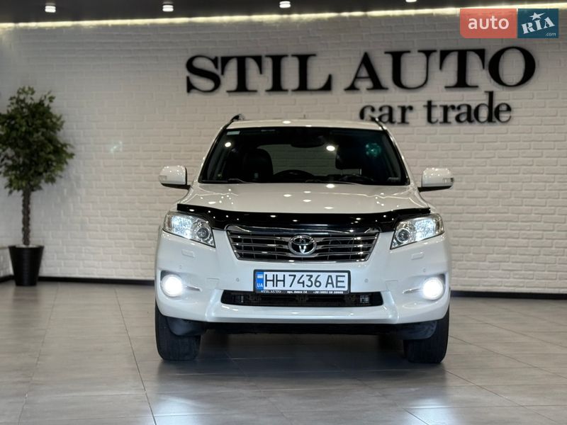 Позашляховик / Кросовер Toyota RAV4 2011 в Одесі