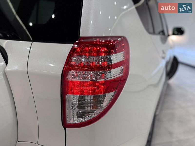 Позашляховик / Кросовер Toyota RAV4 2011 в Одесі