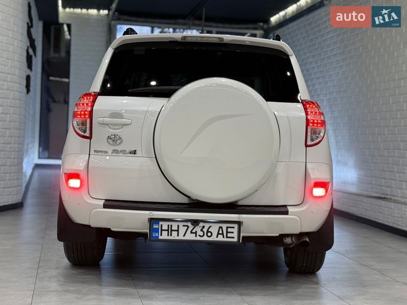 Позашляховик / Кросовер Toyota RAV4 2011 в Одесі