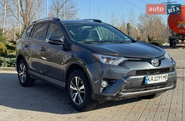 Внедорожник / Кроссовер Toyota RAV4 2015 в Киеве