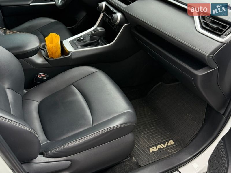 Позашляховик / Кросовер Toyota RAV4 2024 в Миколаєві