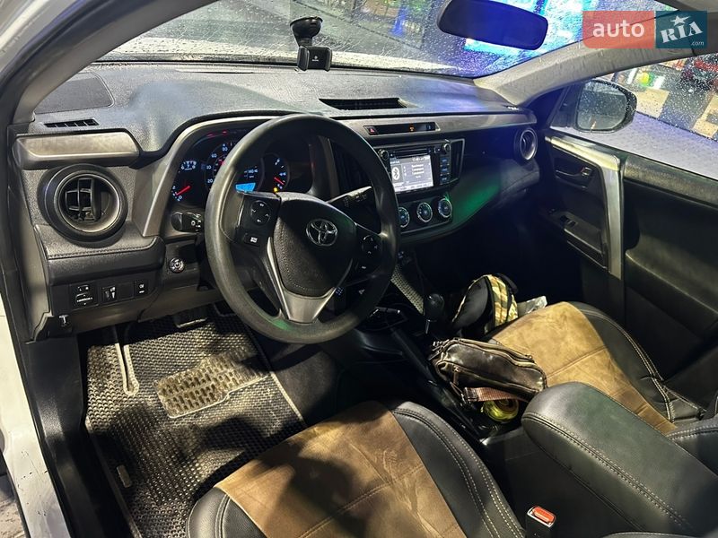 Внедорожник / Кроссовер Toyota RAV4 2016 в Киеве фото 8 Внедорожник / Кроссовер Toyota RAV4 2016 в Киеве