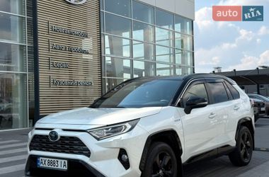 Позашляховик / Кросовер Toyota RAV4 2020 в Києві