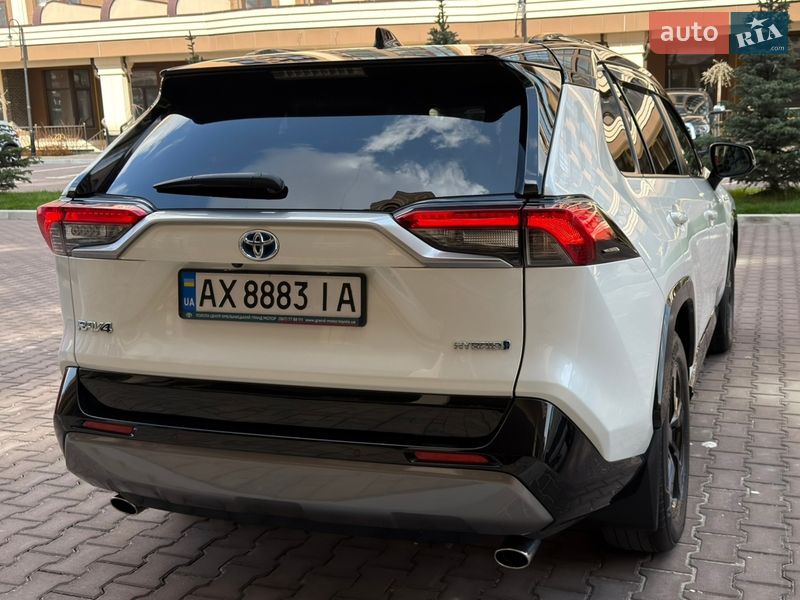 Внедорожник / Кроссовер Toyota RAV4 2020 в Киеве фото 18 Внедорожник / Кроссовер Toyota RAV4 2020 в Киеве
