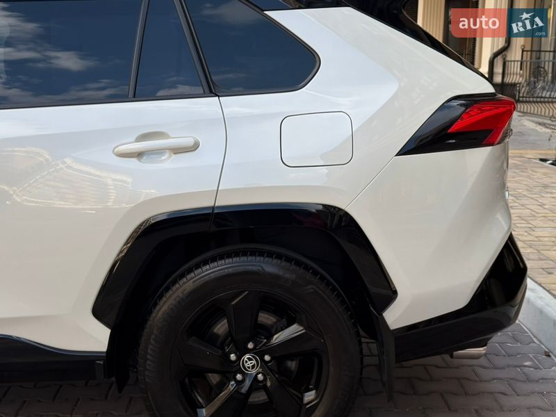 Внедорожник / Кроссовер Toyota RAV4 2020 в Киеве фото 45 Внедорожник / Кроссовер Toyota RAV4 2020 в Киеве