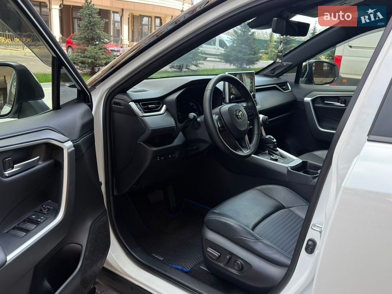 Внедорожник / Кроссовер Toyota RAV4 2020 в Киеве фото 62 Внедорожник / Кроссовер Toyota RAV4 2020 в Киеве