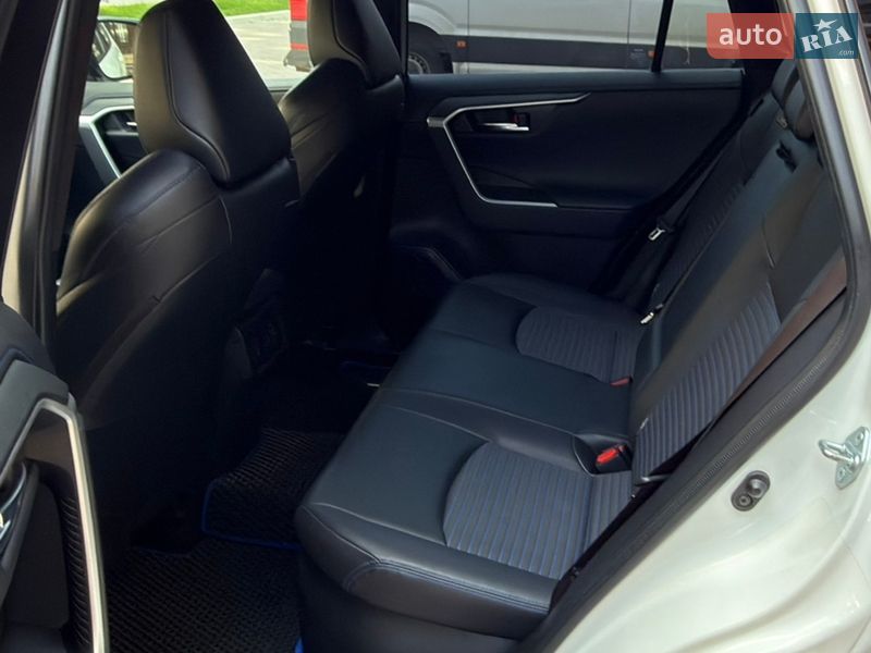 Внедорожник / Кроссовер Toyota RAV4 2020 в Киеве фото 68 Внедорожник / Кроссовер Toyota RAV4 2020 в Киеве