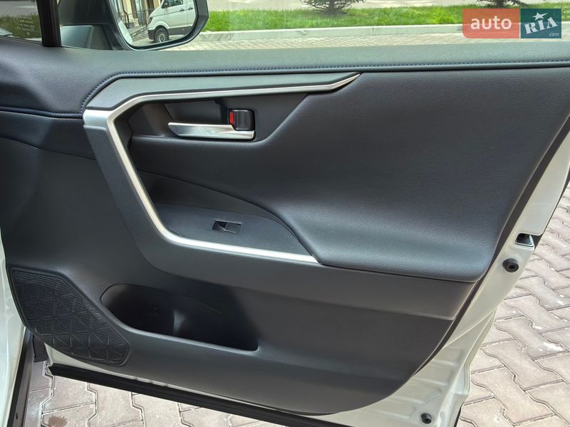 Внедорожник / Кроссовер Toyota RAV4 2020 в Киеве фото 77 Внедорожник / Кроссовер Toyota RAV4 2020 в Киеве