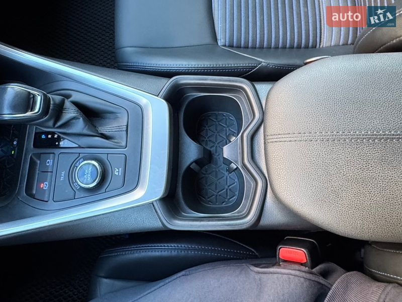 Внедорожник / Кроссовер Toyota RAV4 2020 в Киеве фото 138 Внедорожник / Кроссовер Toyota RAV4 2020 в Киеве