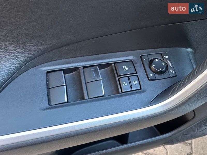Внедорожник / Кроссовер Toyota RAV4 2020 в Киеве фото 79 Внедорожник / Кроссовер Toyota RAV4 2020 в Киеве