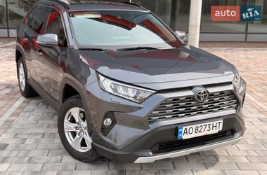 Позашляховик / Кросовер Toyota RAV4 2020 в Тячеві