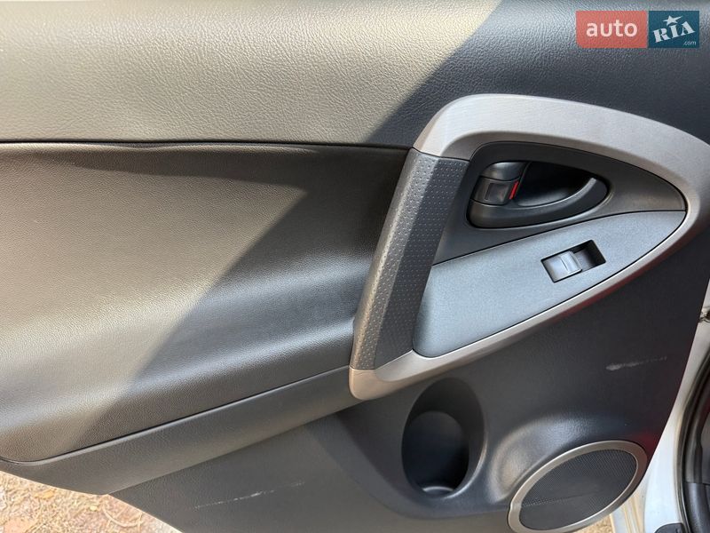 Внедорожник / Кроссовер Toyota RAV4 2007 в Киеве фото 20 Внедорожник / Кроссовер Toyota RAV4 2007 в Киеве