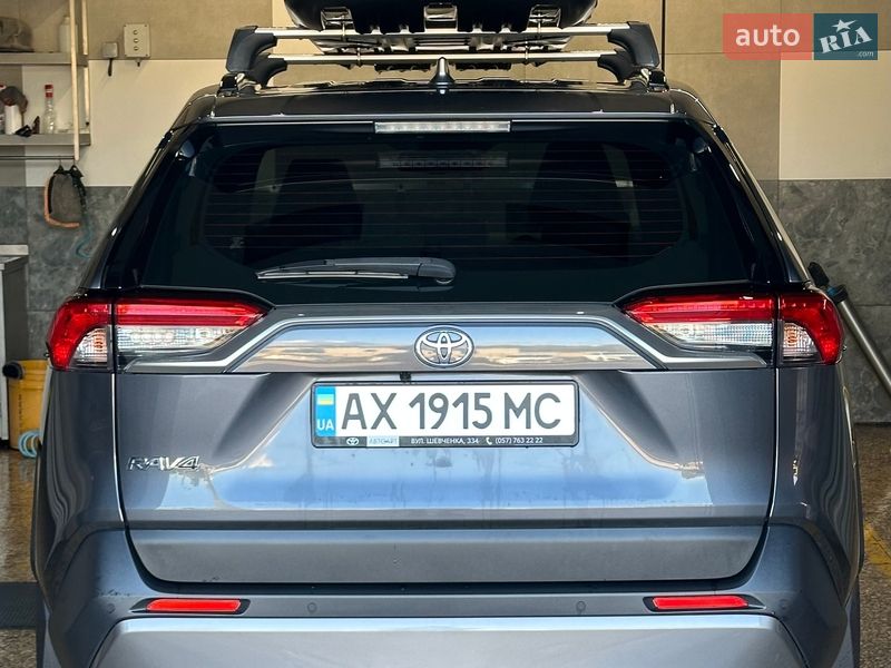 Внедорожник / Кроссовер Toyota RAV4 2021 в Харькове